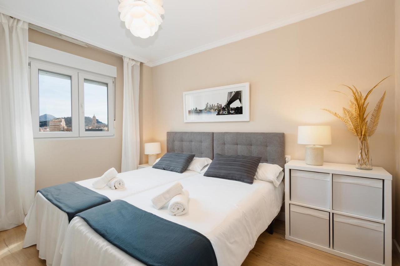 In The Historic Center Of Malaga, Very Close To The Beach And The Ave Train Station, With Private Parking מראה חיצוני תמונה