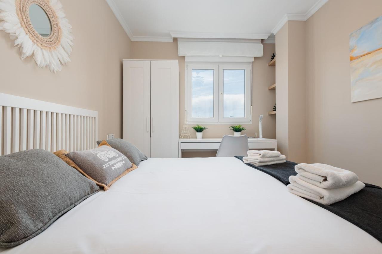 In The Historic Center Of Malaga, Very Close To The Beach And The Ave Train Station, With Private Parking מראה חיצוני תמונה