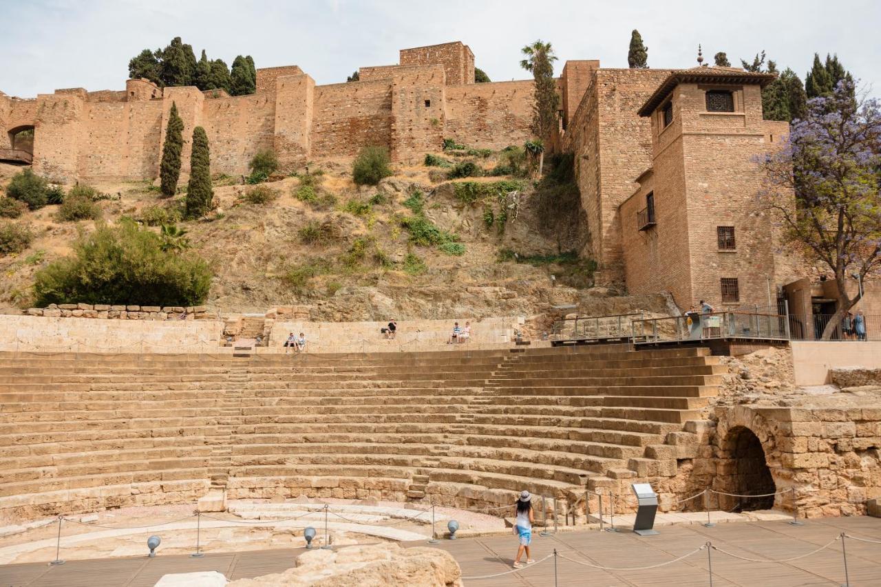 In The Historic Center Of Malaga, Very Close To The Beach And The Ave Train Station, With Private Parking מראה חיצוני תמונה
