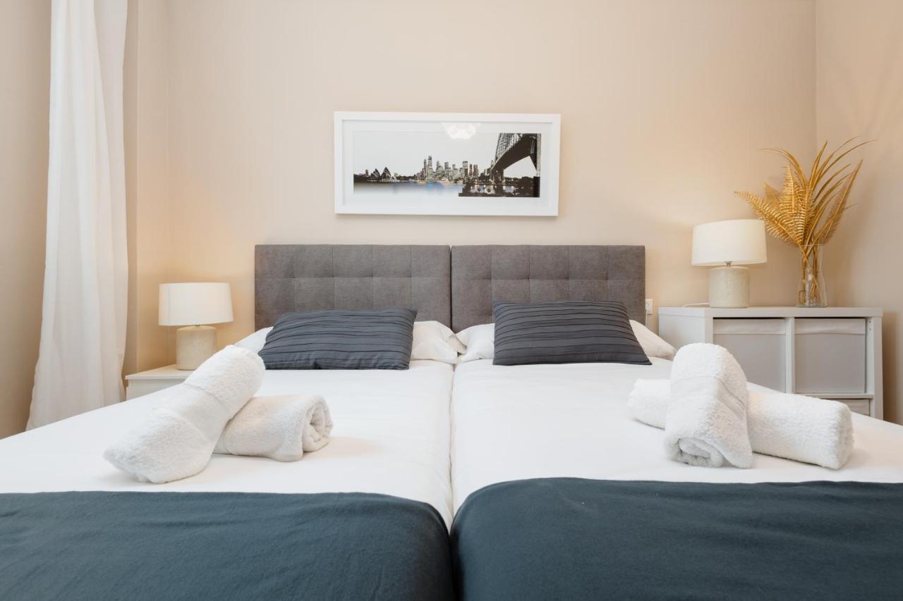 In The Historic Center Of Malaga, Very Close To The Beach And The Ave Train Station, With Private Parking מראה חיצוני תמונה